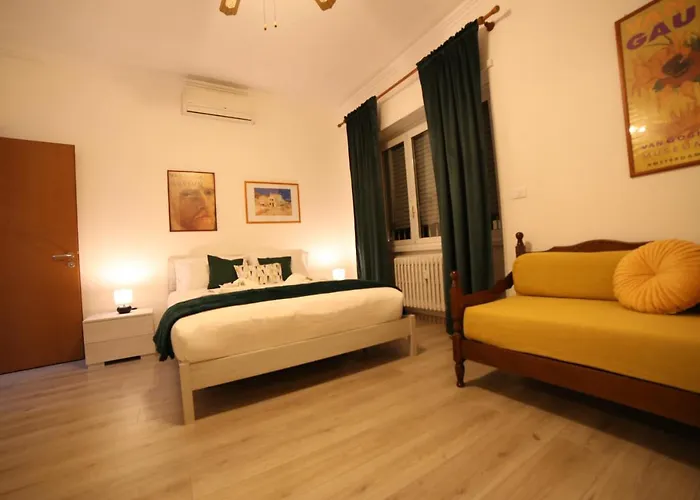 بيت ضيافة Appia Antica 4*