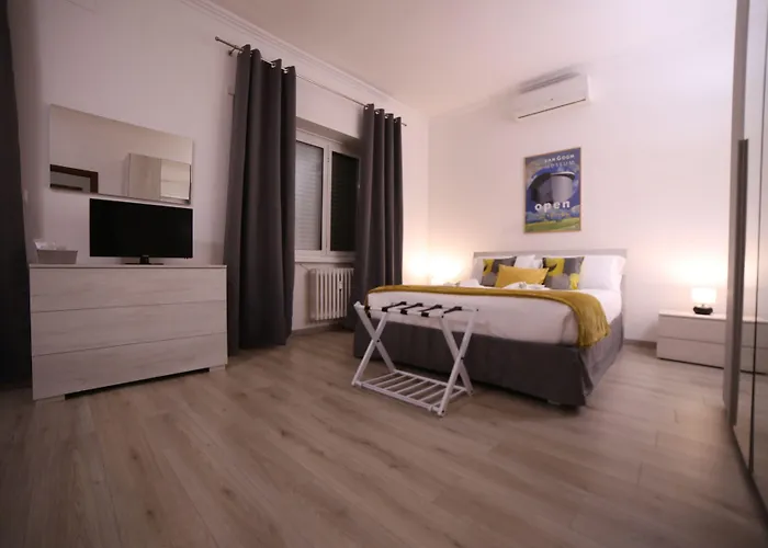 Appia Antica 4* روما